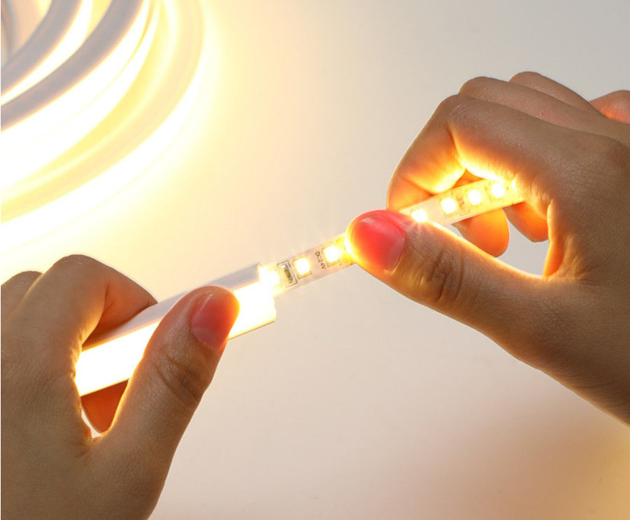 décoration au néon IP65 IP67 de lumière de bande du câble LED de 24V 8W 3000K