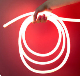 Couleur blanche chaude flexible au néon de lumière de bande de la lampe au néon 24V IP67 de silicone de LED