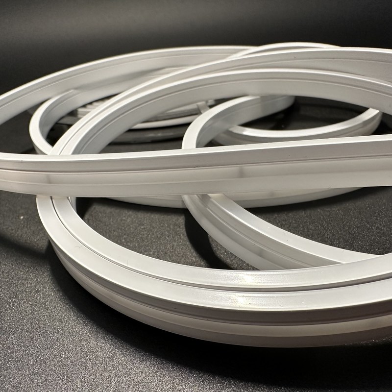 IP65 imperméabilisent la lumière de bande au néon de recourbement latérale de silicone de 24V 0410 LED d'intérieur/extérieure